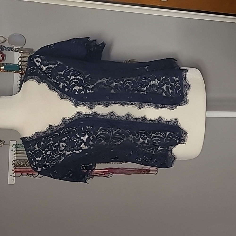 Cabi navy lace top size M